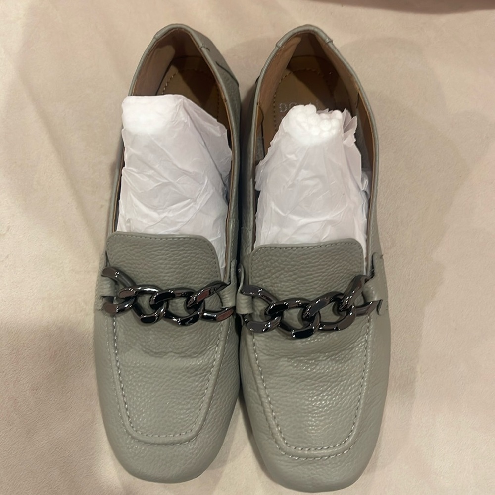 Donald J Pliner Gray Bethany Loafer w/ gunmetal chain SZ 8.5M